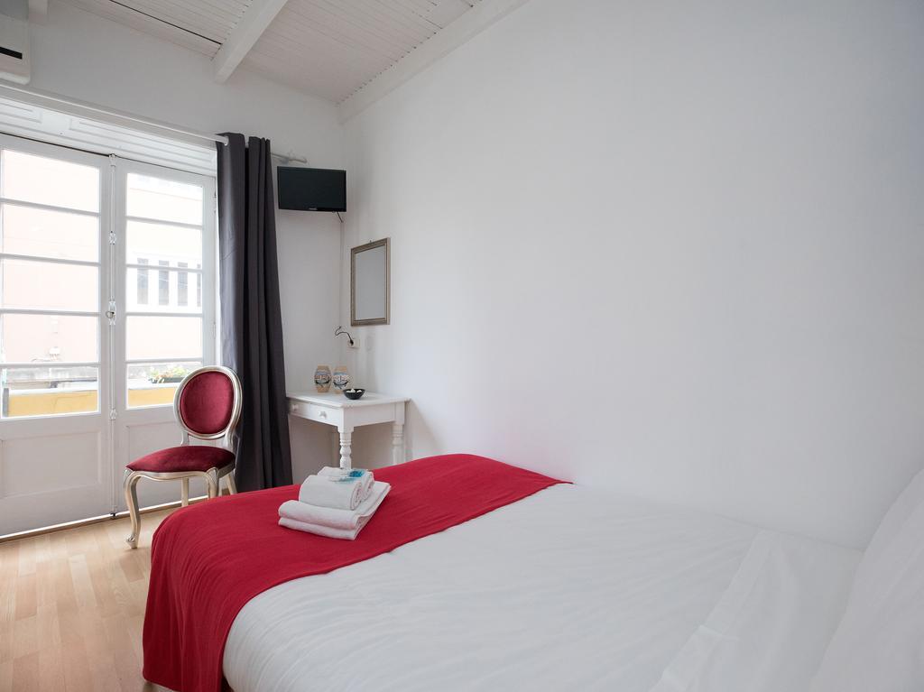 Peters Guesthouse أفيرو المظهر الخارجي الصورة