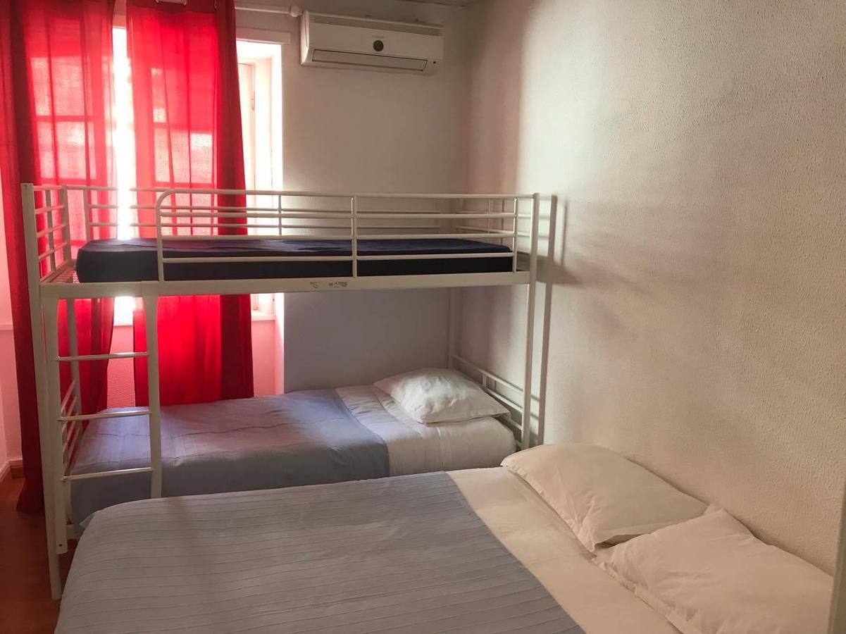 Peters Guesthouse أفيرو المظهر الخارجي الصورة